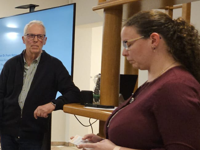 Zum Thema Parkinson Komplextherapie ergänzten Ergotherapeutin, Psychologin, Physiotherapeutin und Logopädin mit ihren Vorträgen das Angebot